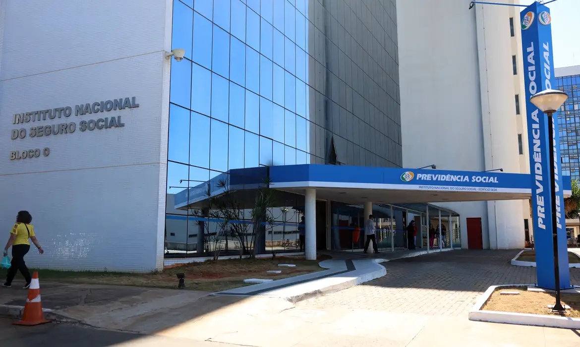INSS: aposentados e pensionistas têm até segunda-feira para aderir a acordo de devolução de descontos indevidos