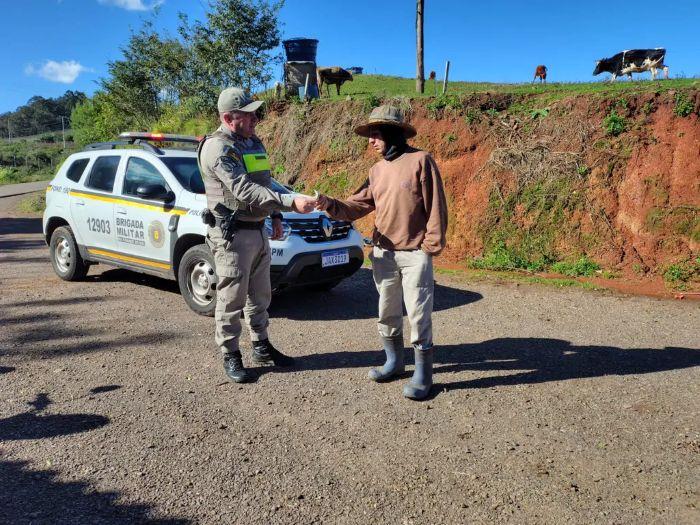 Policiais dão exemplo de honestidade
