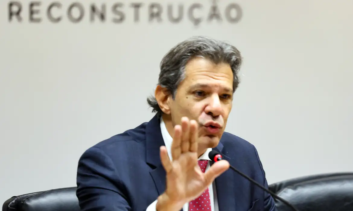 Haddad afirma que Brasil seguirá negociando com os EUA mesmo diante de possível tarifa