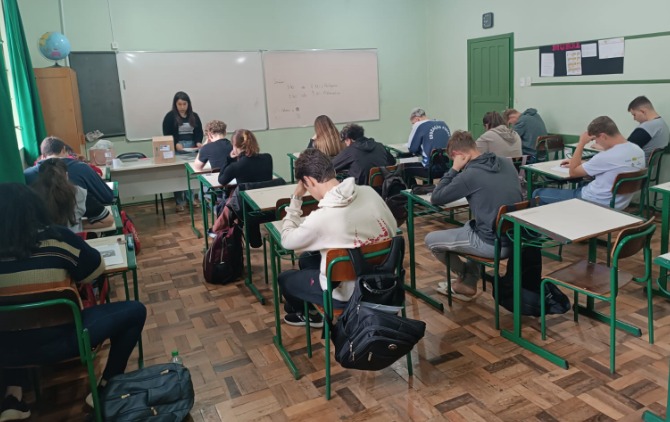 Melhor escola pública do estado no IDEB realiza Simulado de Aprendizagem 