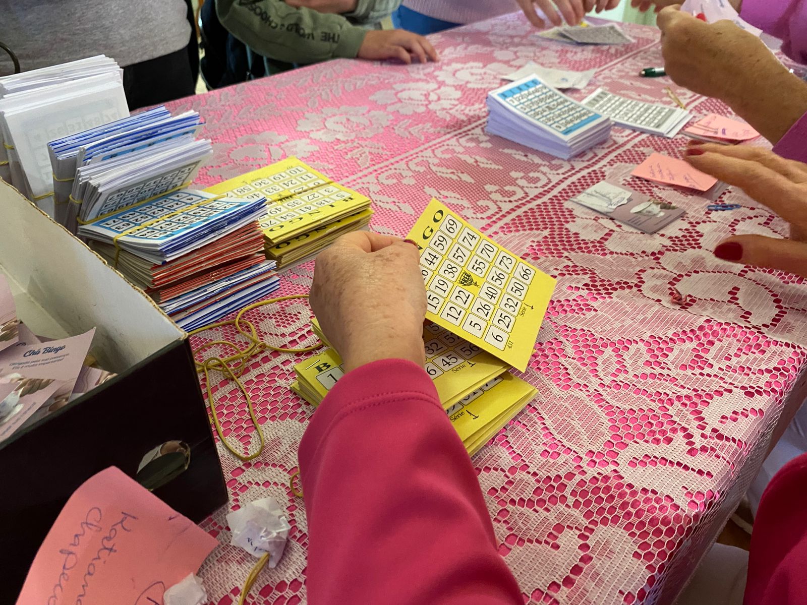 Chá Bingo da Rede Feminina reúne mais de 400 pessoas e supera expectativas em Pinhalzinho