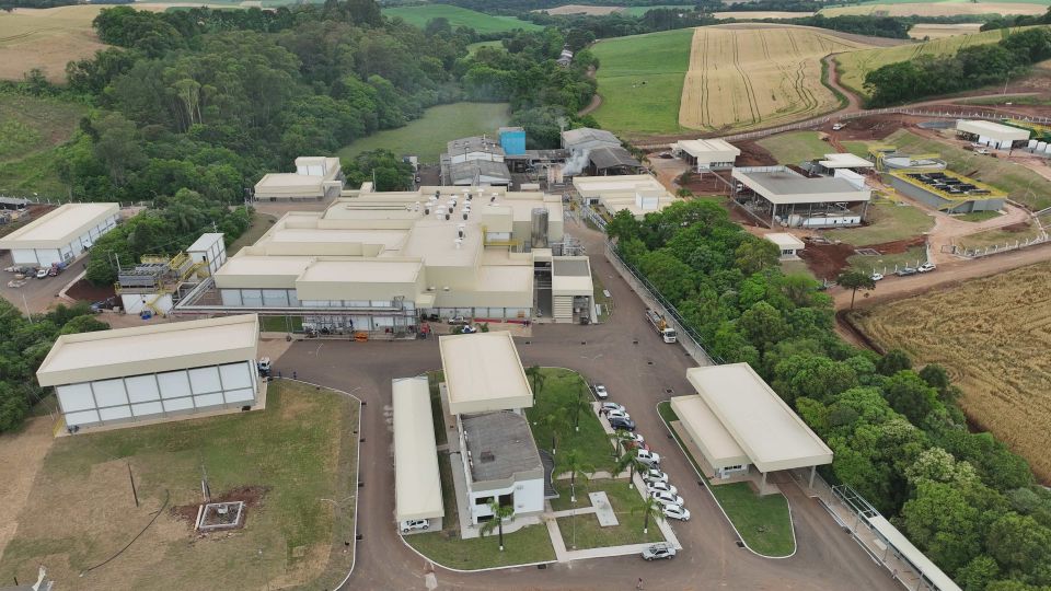 Com robôs, Aurora inaugura frigorífico de última geração