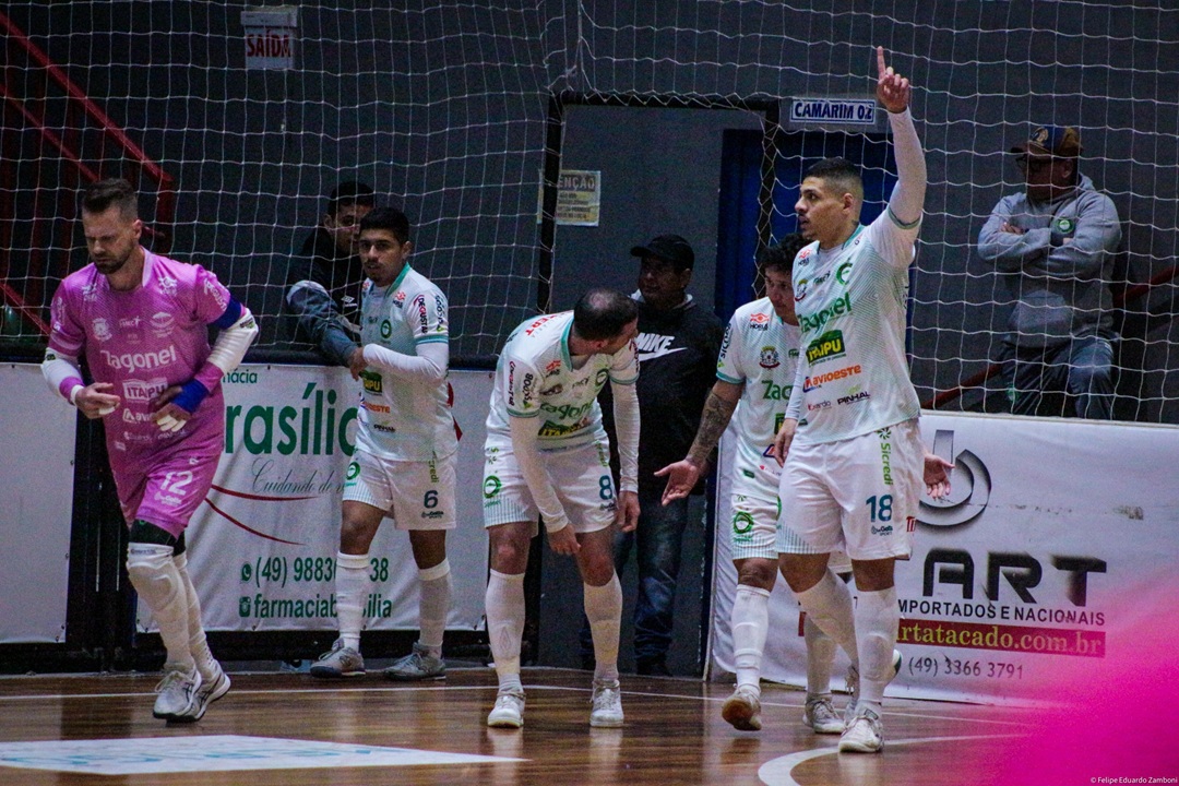 Domingo com futsal: Pinhalense recebe Lages em duelo pela Série Prata