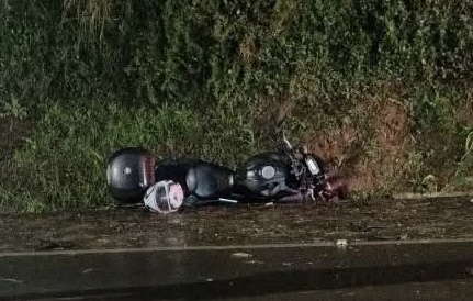 Motociclista tem perna amputada em acidente