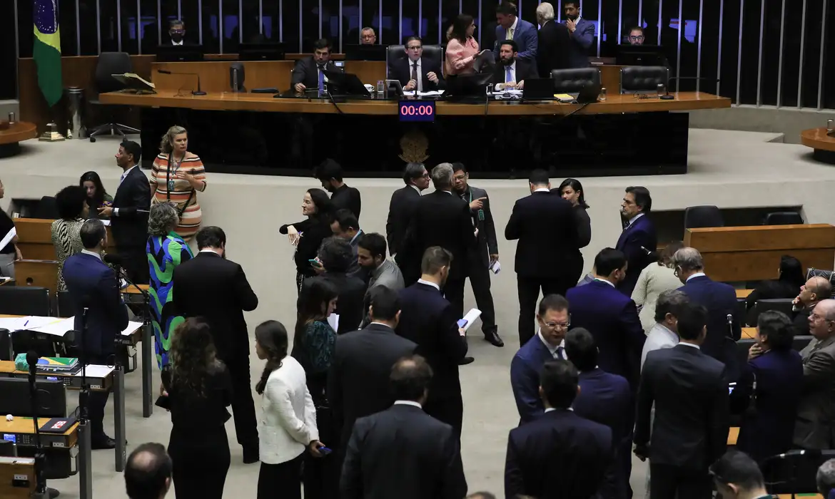 Senado e Câmara derrubam decreto do governo que aumentava IOF