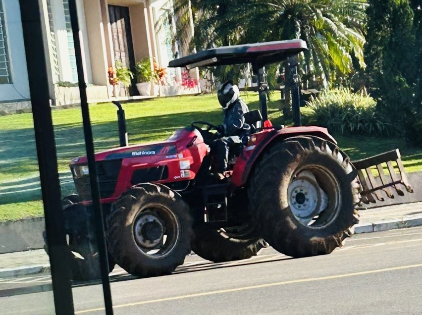 Utilização do equipamento atraiu olhares (Foto: Divulgação)