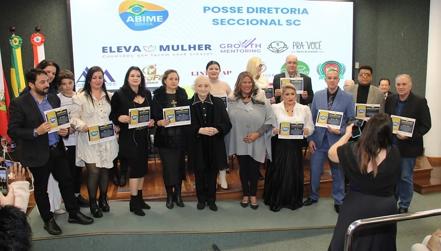 Diretoria Estadual da Abime SC tomou posse para o quadriênio 2025-2029 (Foto: Abime/Divulgação)