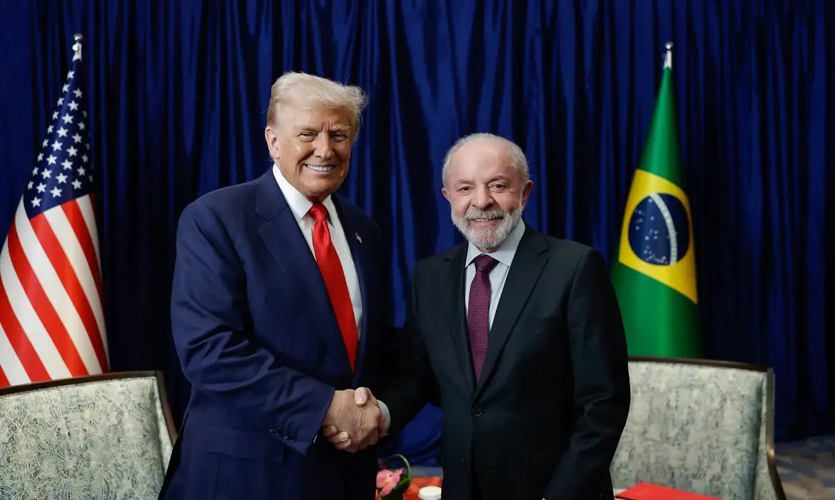 Trump retira tarifa de 40% sobre alguns produtos do Brasil