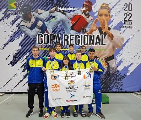 Equipe de Taekwondo de Maravilha na Copa Regional Sul 2025 (Foto: Delamare de Oliveira Filho)