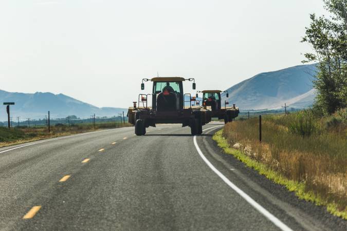 Nova lei regulamenta trânsito de máquinas agrícolas em rodovias estaduais de SC