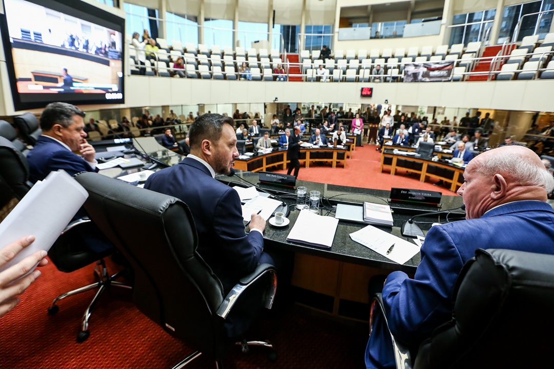 Comissões da Alesc liberam 21 projetos para votação em Plenário