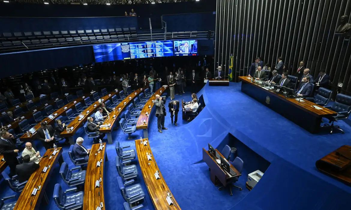 Projeto que isenta do IR para quem ganha até dois salários-mínimos é aprovado no Senado
