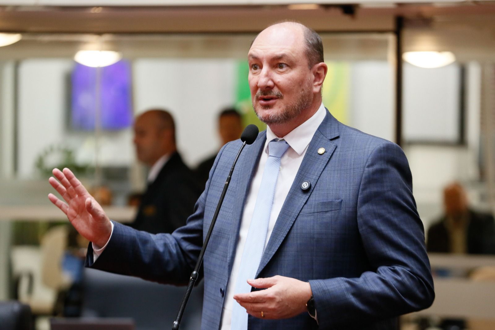 Mauro De Nadal propõe prorrogação de medida que protege produtores de leite em SC