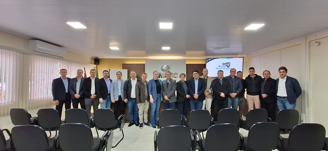 Projeto Rota Municipalista da Fecam é apresentado aos prefeitos da Amosc