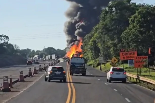 Batida de caminhões provoca explosão no Rio Grande do Sul