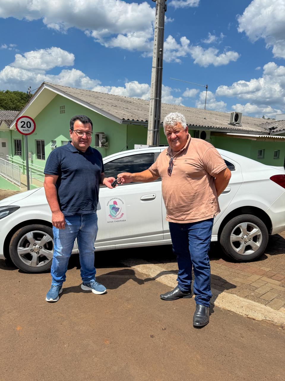 Câmara de Vereadores doa carro para reforçar serviços de saúde em Nova Itaberaba