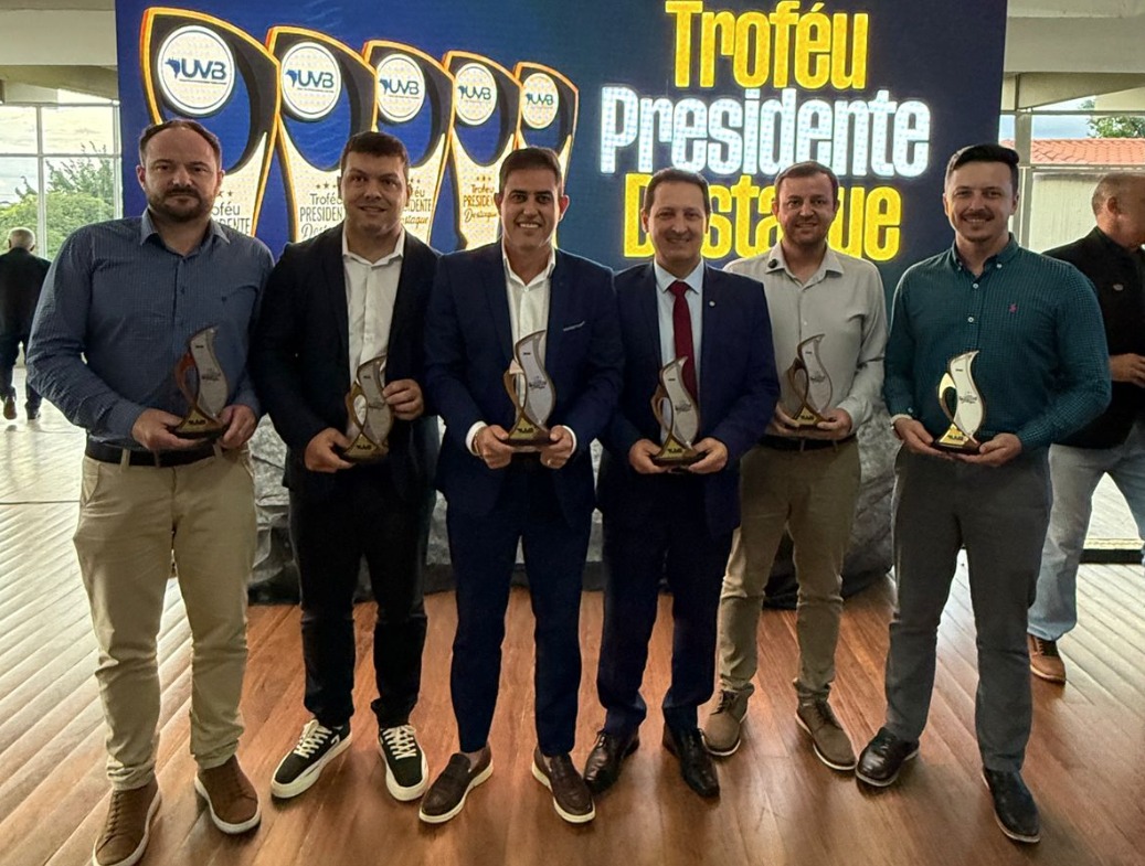 Cinco presidentes associados a ACAMOSC recebem prêmio de destaque em Brasília