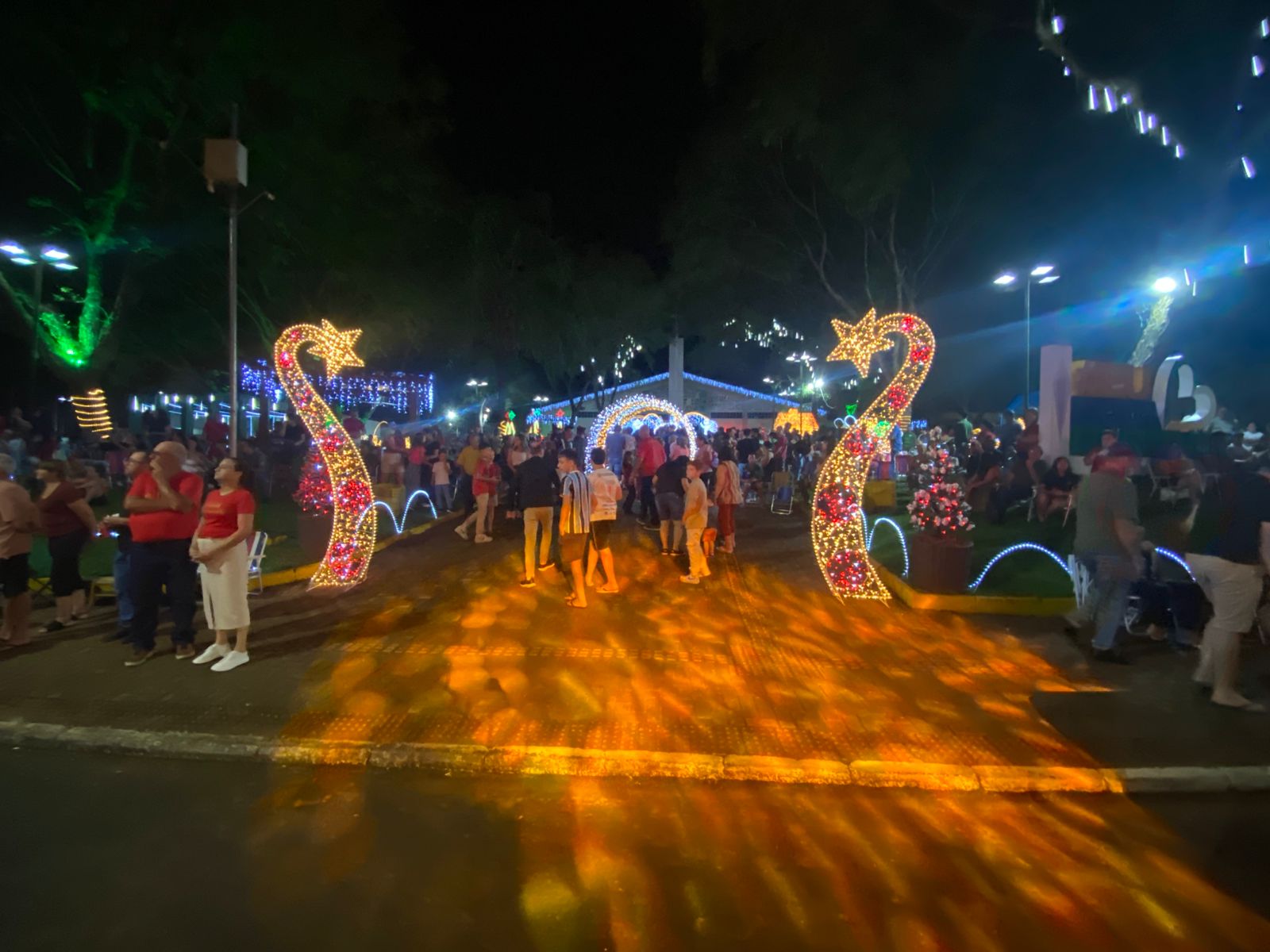 Nova Itaberaba abre Natal Iluminado com presença de mais de mil pessoas