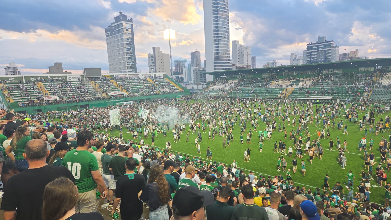 Chapecoense conquista acesso e volta à Série A após três anos de luta