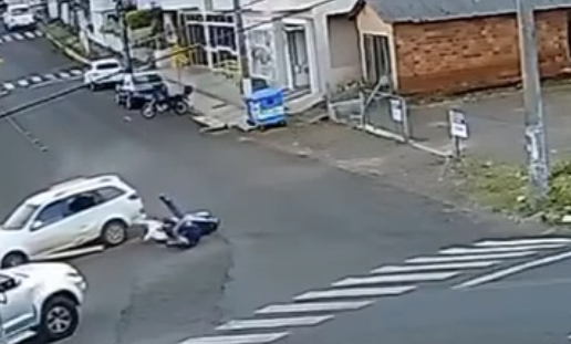 Câmera de segurança mostra batida em Palmitos